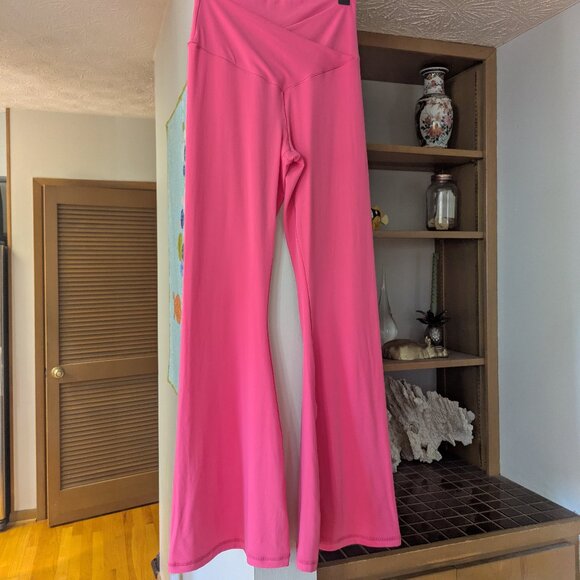 OFFLINE By Aerie Real Me High Waisted Crossover Flare Legging size L - Picture 3 of 6